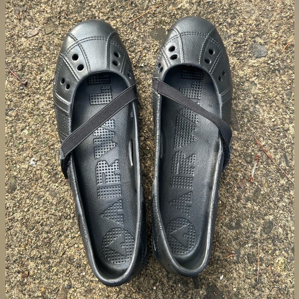 5/$25 NWOTs Airwalk Women's Black Flats with Elastic Strap